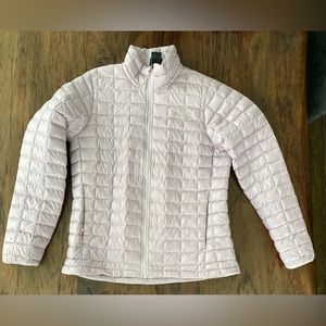 The North Face Thermoball Coat. Medium. Purplish-pink/lavender color.